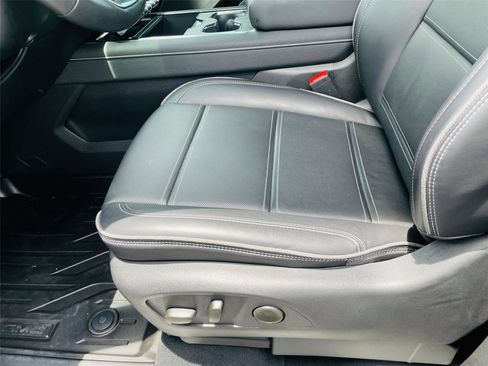 Used 2025 GMC Sierra EV Denali AWD/4WD image 9
