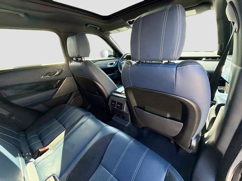 Used 2019 Land Rover Range Rover Velar R-Dynamic SE image 30
