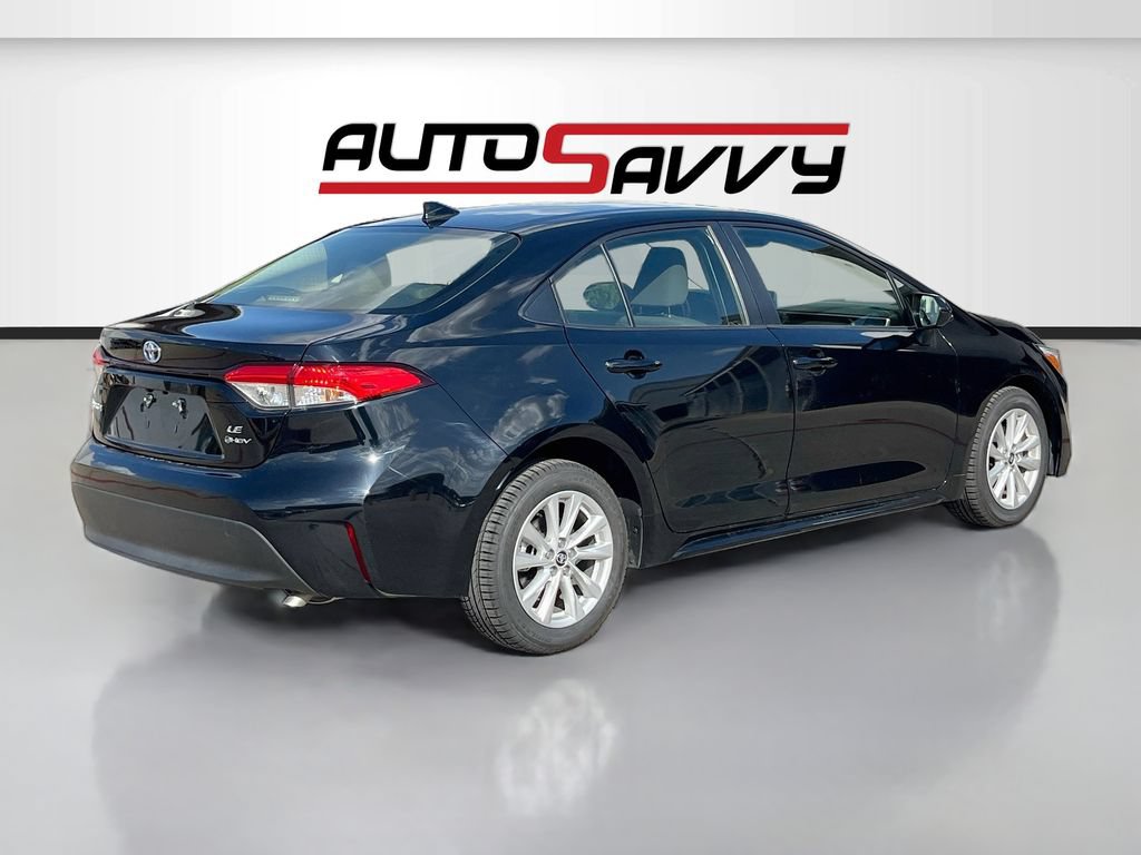 Used 2025 Toyota Corolla LE w/ LE Premium Package FWD image 7