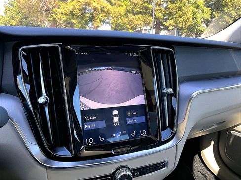 Used 2019 Volvo S60 T5 Momentum w/ Premium Package FWD image 24