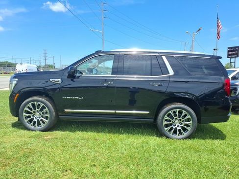 New 2026 GMC Yukon Denali w/ Denali Reserve Package AWD/4WD image 4