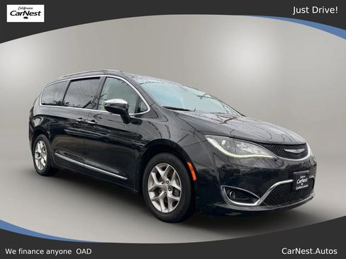 Used 2020 Chrysler Pacifica Limited FWD image 1