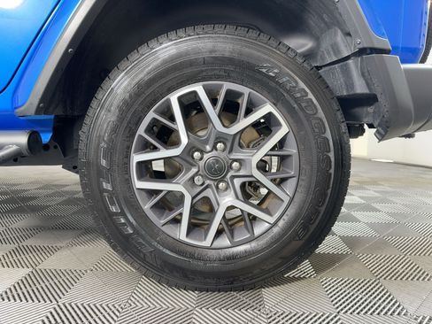 Used 2024 Jeep Wrangler Sahara w/ Technology Group image 10