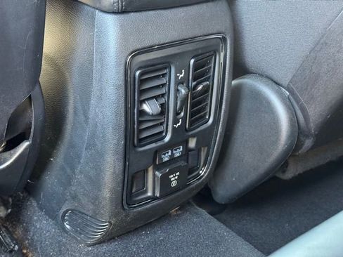 Used 2020 Jeep Grand Cherokee Limited image 13