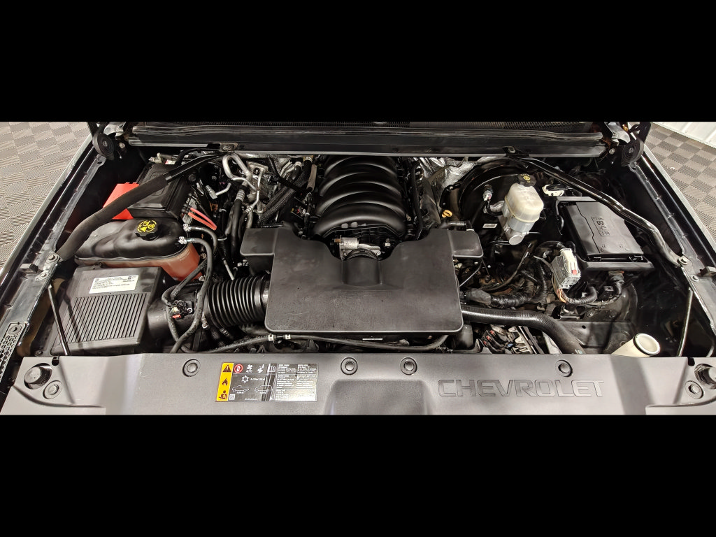 Used 2018 Chevrolet Suburban Premier w/ RST Edition AWD/4WD image 42