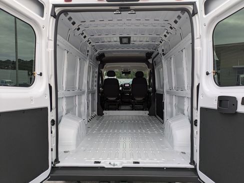 New 2026 RAM ProMaster 2500 w/ Convenience Group image 20