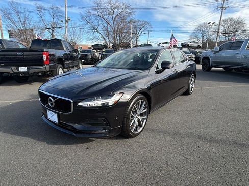 Used 2019 Volvo S90 T6 Momentum w/ Advanced Package image 3