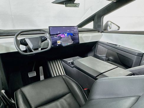 Used 2024 Tesla Cybertruck Cyberbeast AWD/4WD image 41