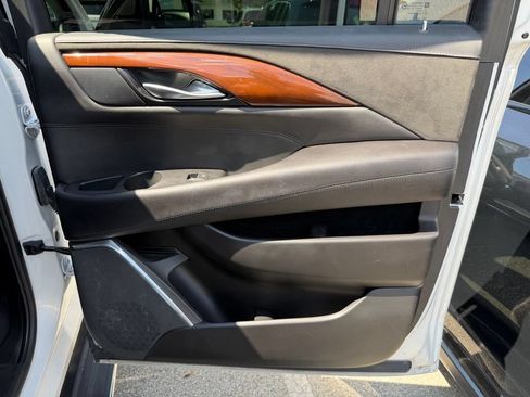 Used 2019 Cadillac Escalade ESV Premium Luxury AWD/4WD image 33