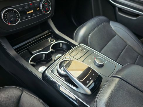 Used 2017 Mercedes-Benz GLS 550 4MATIC w/ Driver Assistance Package image 19