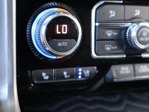 Used 2022 GMC Yukon Denali w/ Advanced Technology Package RWD image 31