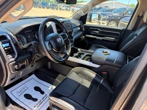 Used 2019 RAM 1500 Laramie AWD/4WD image 9