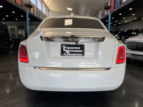 Used 2024 Rolls-Royce Phantom Sedan image 8