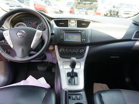Used 2015 Nissan Sentra SR w/ SR Premium Package FWD image 23