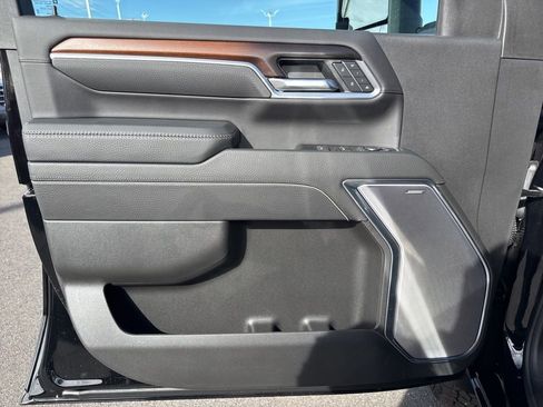 Used 2025 GMC Sierra 2500 Denali image 27