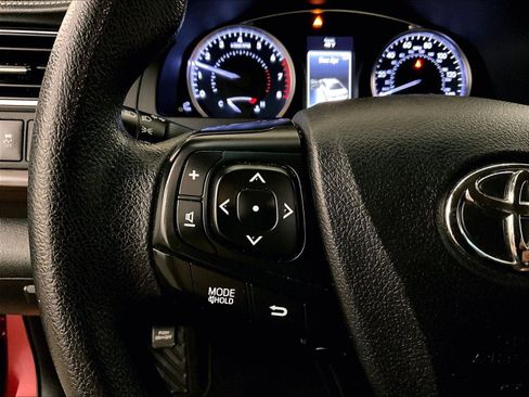 Used 2016 Toyota Camry LE image 17