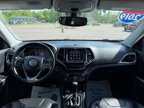 Used 2019 Jeep Cherokee Limited AWD/4WD image 4
