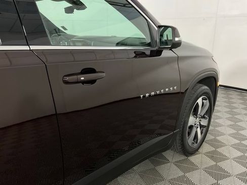 Used 2023 Chevrolet Traverse LT w/ LT Premium Package AWD/4WD image 9