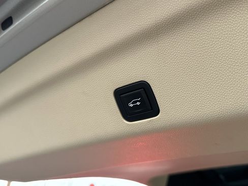 Used 2021 Cadillac Escalade Premium Luxury w/ Driver Assist Tech Package image 33