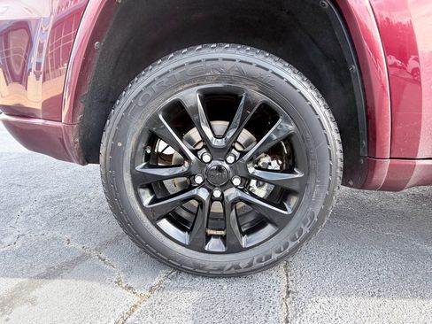 Used 2021 Jeep Grand Cherokee Laredo X image 36