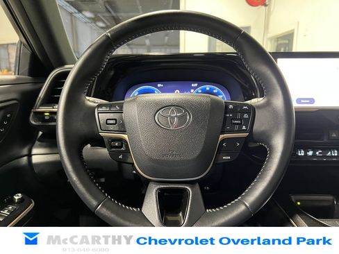 Used 2025 Toyota Crown Signia AWD/4WD image 12
