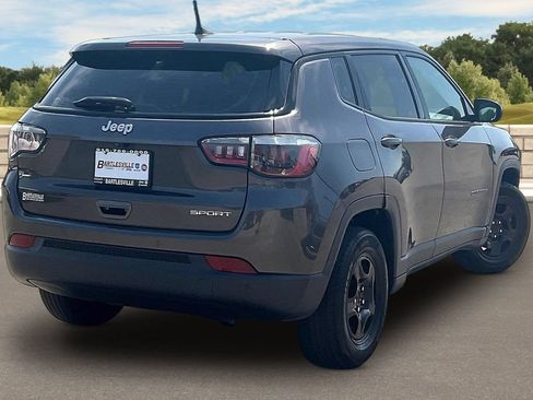 Used 2018 Jeep Compass Sport w/ Tech Group FWD image 8