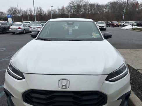 Used 2023 Honda HR-V Sport image 4