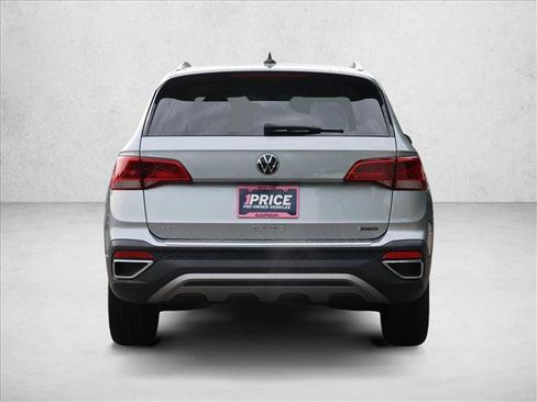 Used 2023 Volkswagen Taos SE w/ Panoramic Sunroof Package AWD/4WD image 6