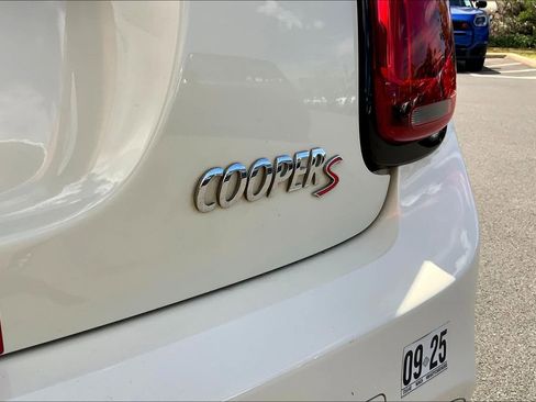 Used 2019 MINI Cooper S w/ Signature Upholstery Package image 8