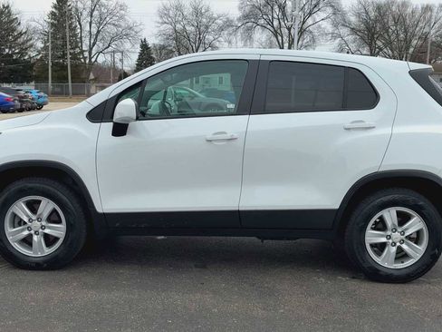Certified 2020 Chevrolet Trax LS w/ Tint and Cruise Package image 5