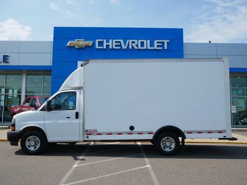 Used 2023 Chevrolet Express 3500 w/ Power Convenience Package RWD image 4