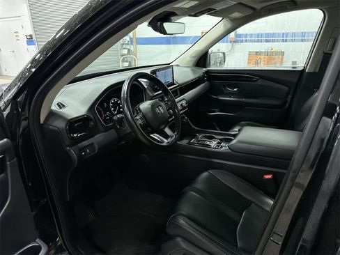 Used 2024 Honda Pilot Touring image 32