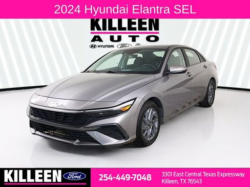 Used 2024 Hyundai Elantra SEL FWD image 2