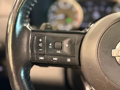 Used 2022 Nissan Pathfinder SL AWD/4WD image 26