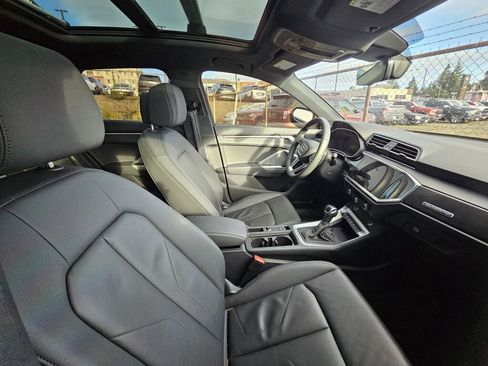 Used 2024 Audi Q3 2.0T Premium image 11