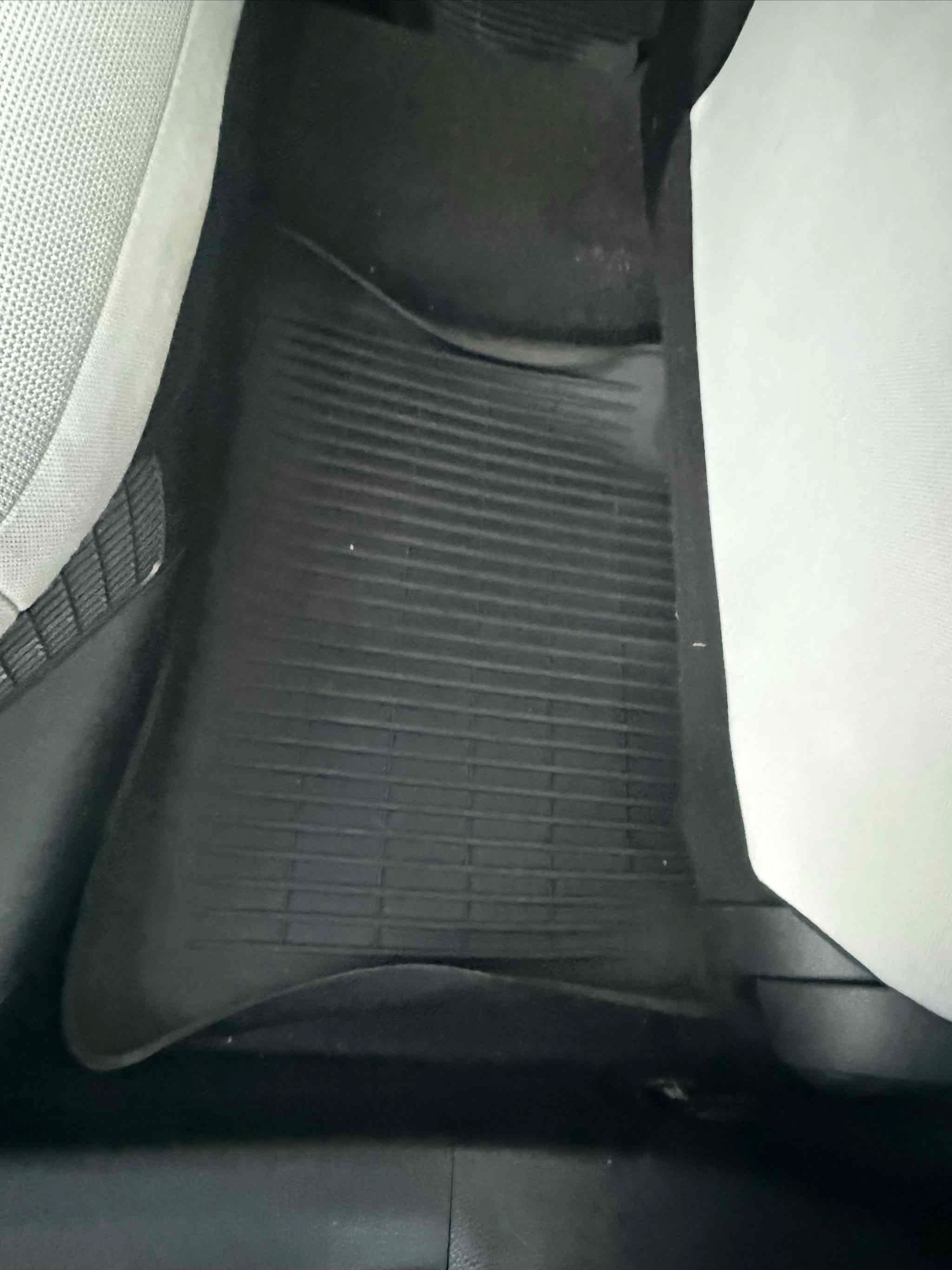 Used 2020 Toyota Corolla LE FWD image 22