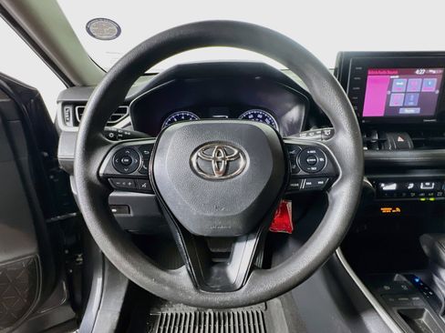 Used 2021 Toyota RAV4 LE FWD image 17
