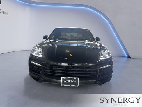Used 2021 Porsche Cayenne Coupe AWD/4WD image 2