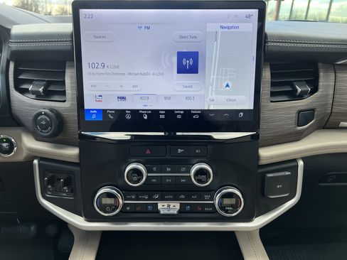 Used 2023 Ford Expedition Max Limited image 28