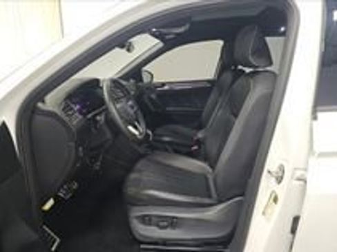 Used 2023 Volkswagen Tiguan SE R-Line FWD image 16