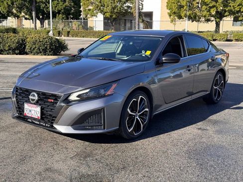 Certified 2023 Nissan Altima 2.5 SR image 4