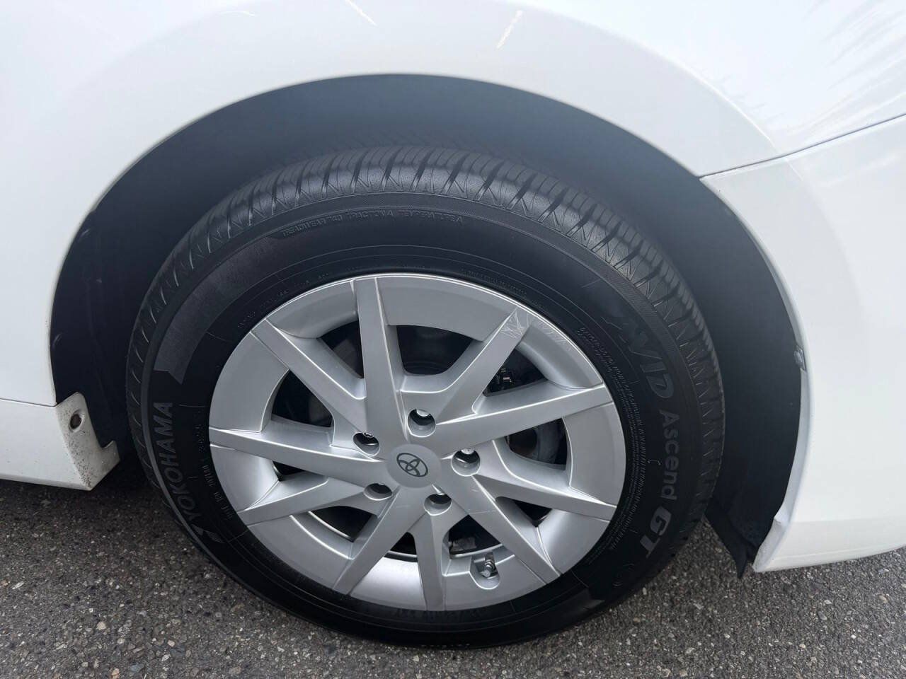 Used 2013 Toyota Prius V Two FWD image 4