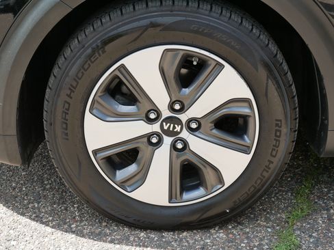 Used 2018 Kia Niro FE FWD image 15