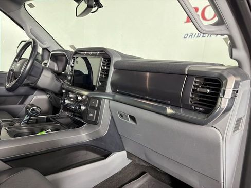 Used 2021 Ford F150 Lariat w/ Max Trailer Tow Package image 17