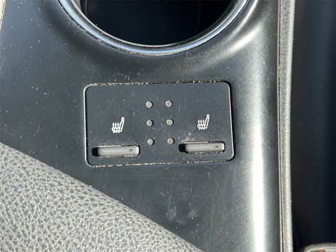 Used 2018 Toyota Camry XSE image 24