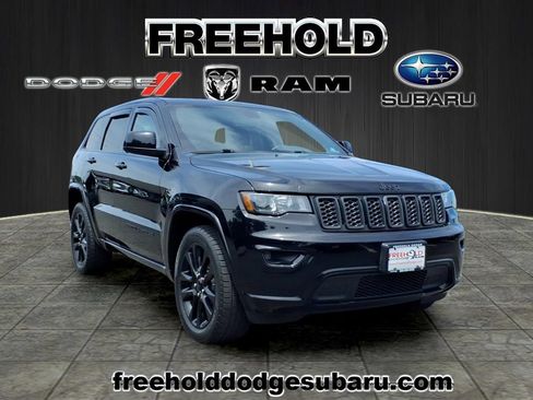 Used 2018 Jeep Grand Cherokee Altitude AWD/4WD image 1