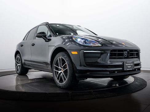 Certified 2026 Porsche Macan image 9