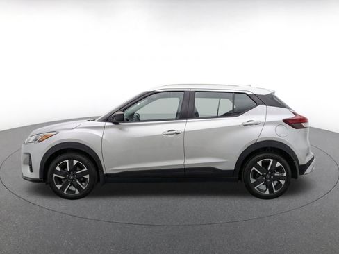 Used 2026 Nissan Kicks SV w/ Cold Weather Package AWD/4WD image 4