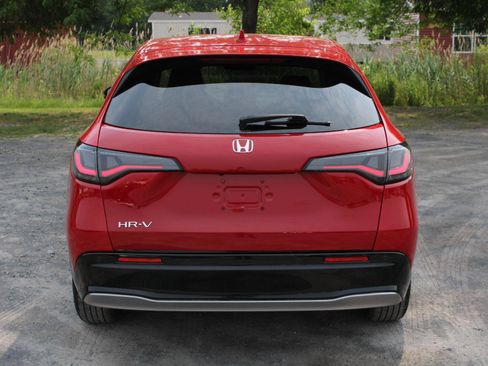 Certified 2024 Honda HR-V EX-L image 6