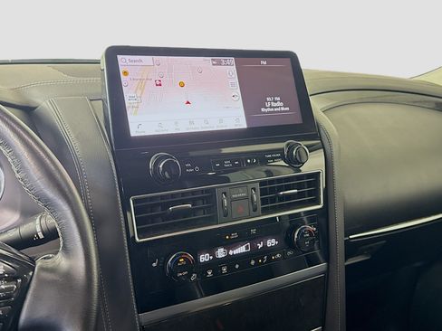 Used 2024 INFINITI QX80 Luxe image 18